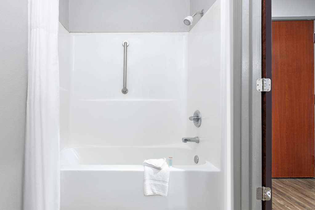 Days Inn & Suites by Wyndham Cabot - photo 39