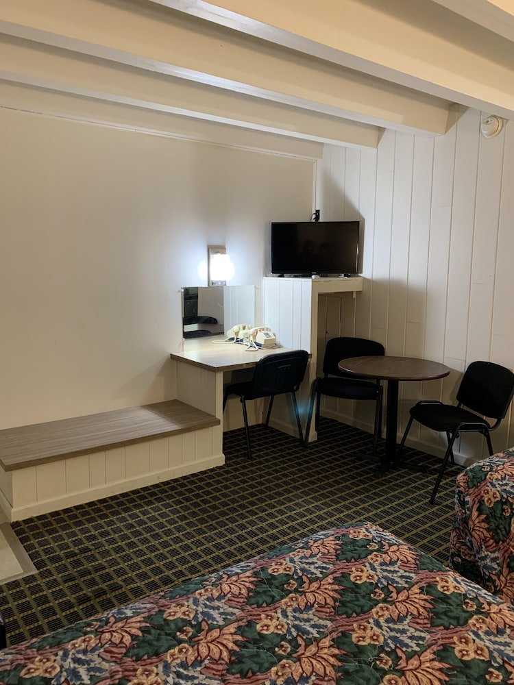 Boone Trail Inn - photo 5