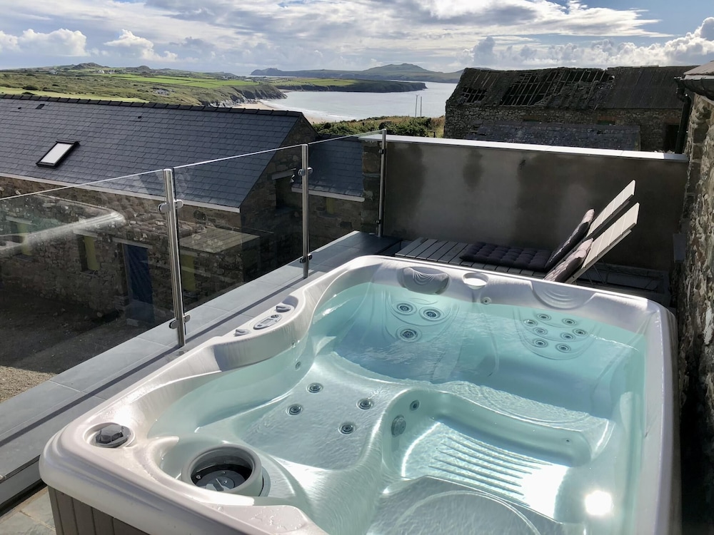 Tan y Garn 2 Bedroom Cottage Whitesands — 4-Star Luxury Hotel in Saint Davids, United Kingdom