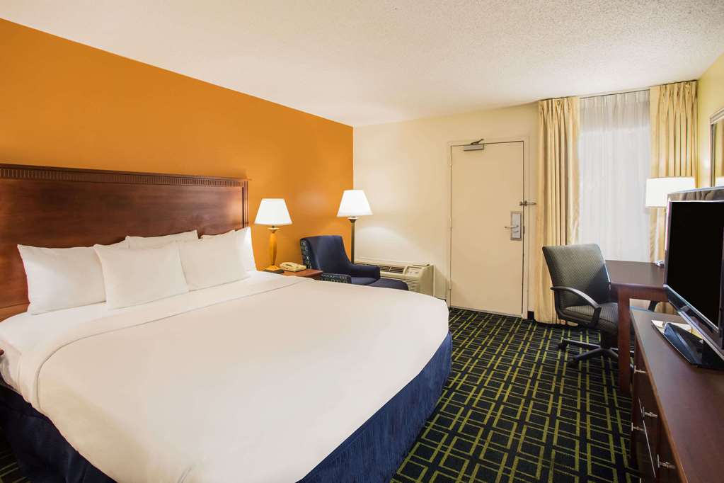 Days Inn by Wyndham Florence Near Civic Center - photo 11