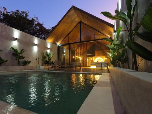 Karang Villas Uluwatu — 4-Star Luxury Hotel in Pecatu, Indonesia