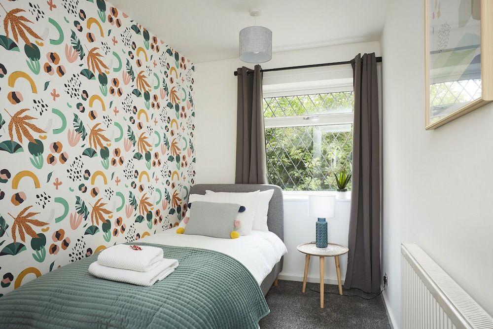 Fantastic 3 bedroom property — 4-Star Luxury Hotel in Halifax, United Kingdom