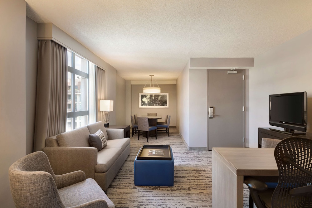 Embassy Suites by Hilton Atlanta at Centennial Olympic Park - photo 21
