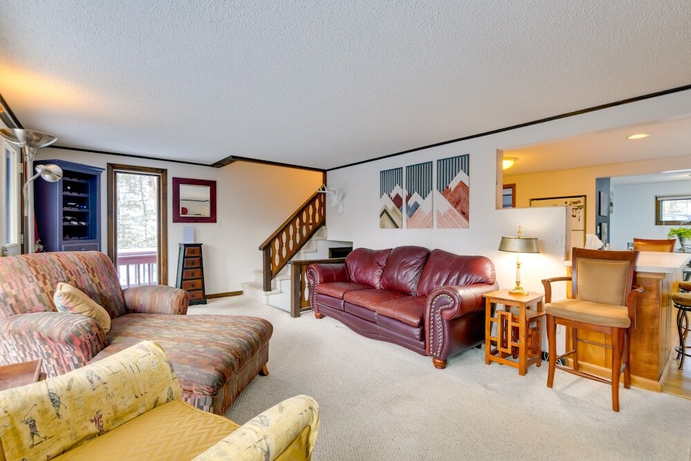 Pet friendly Home w Deck: 4 Mi to Jay Peak Resort - photo 2