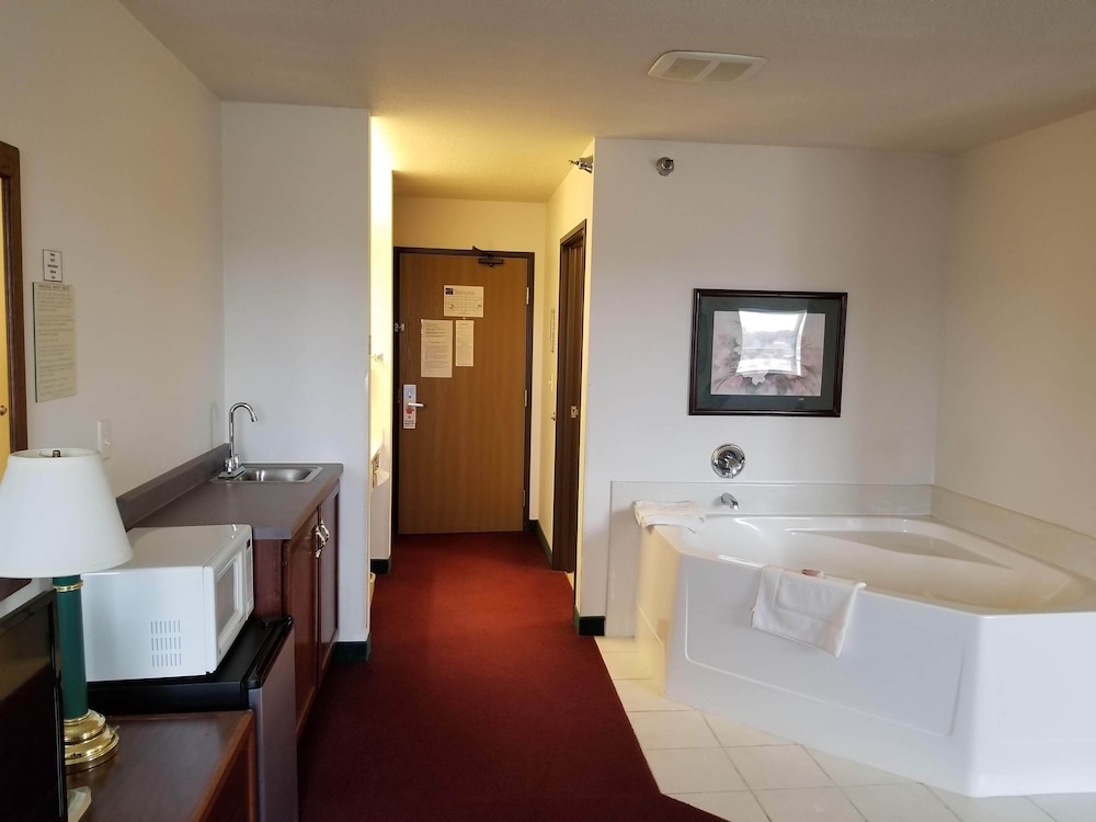 Bilmar Inn & Suites Dell Rapids Near Sioux Falls - photo 20