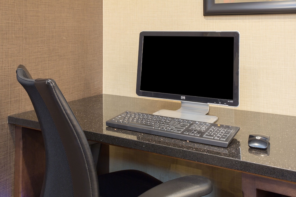 Holiday Inn Express & Suites Lexington by IHG - photo 22