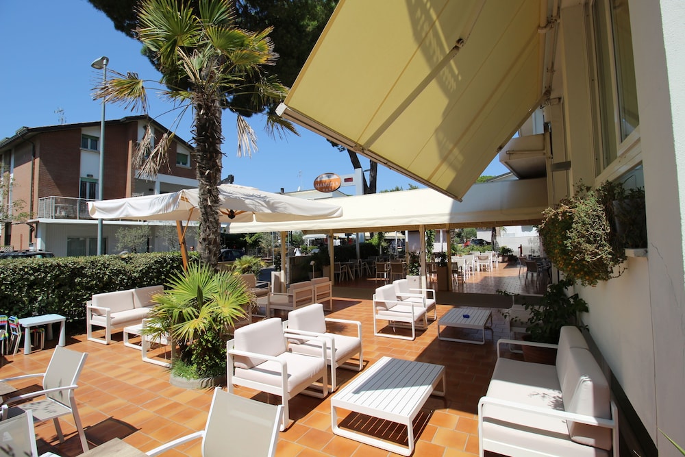 Manuela Hotel - carbon neutral hotel in Cervia