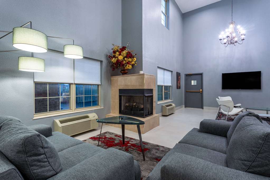 Ramada by Wyndham Sellersburg Louisville North - photo 8