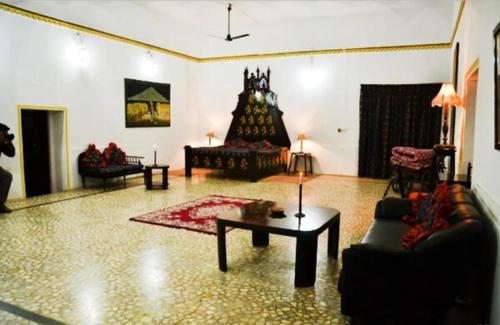 Roopangarh Fort — hotel in Ropar