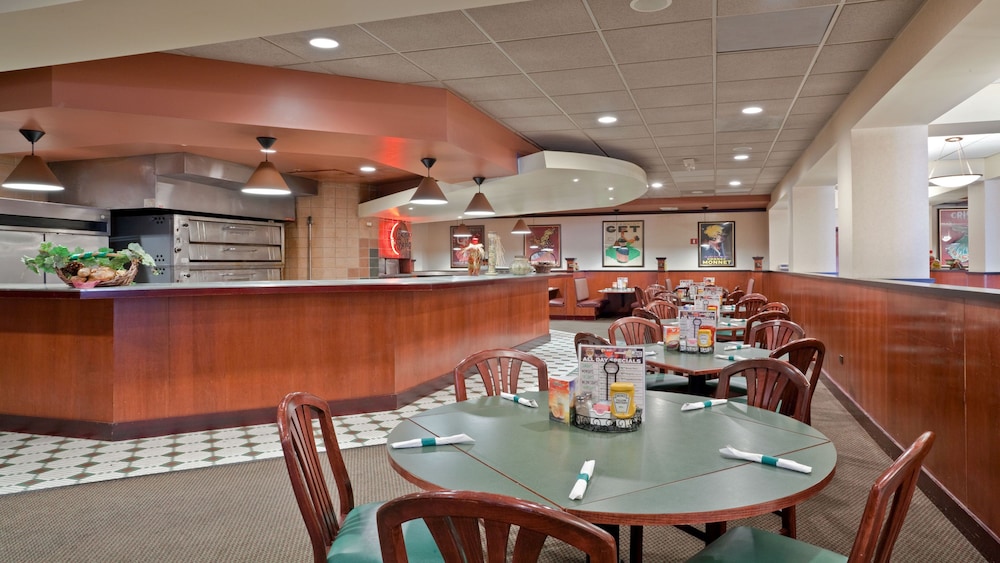 Holiday Inn & Suites Overland Park West by IHG - photo 26