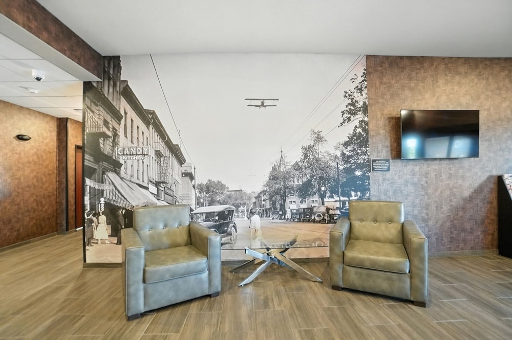 Cobblestone Hotel & Suites Bellefontaine - photo 17