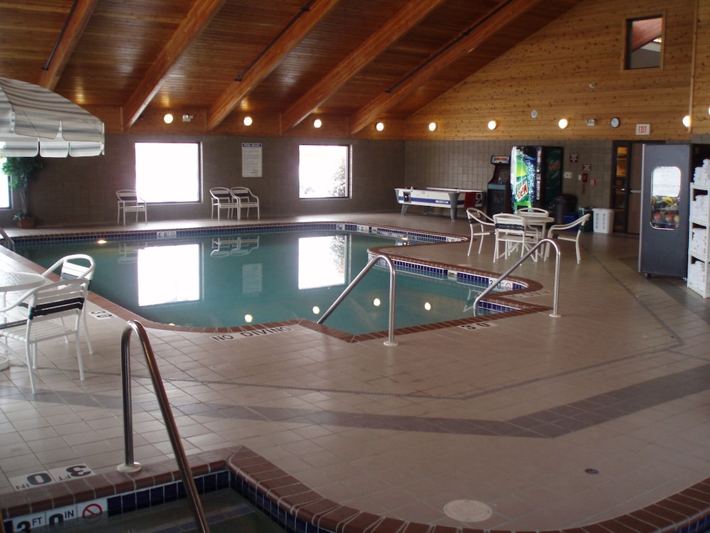 Boarders Inn & Suites by Cobblestone Hotels Ripon - photo 36