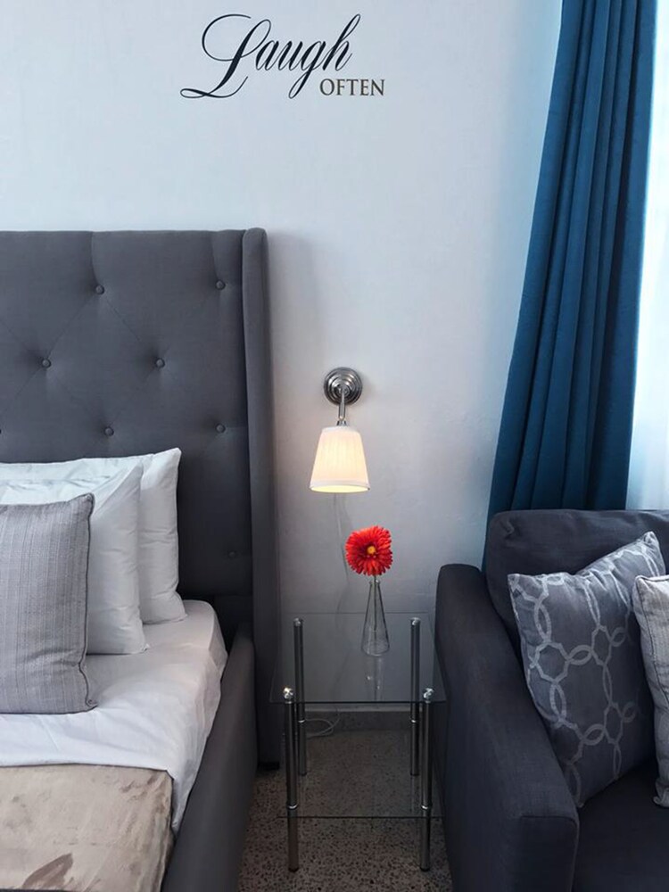 Chandelier 302 11687467 — Ponce