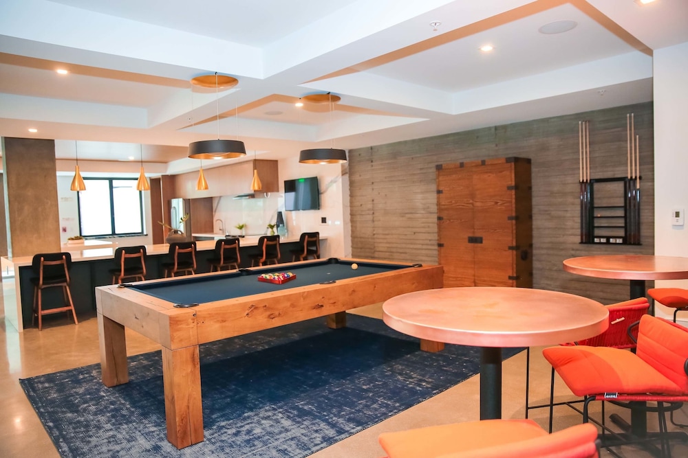Fully Furnished Suites near Little Tokyo - photo 25