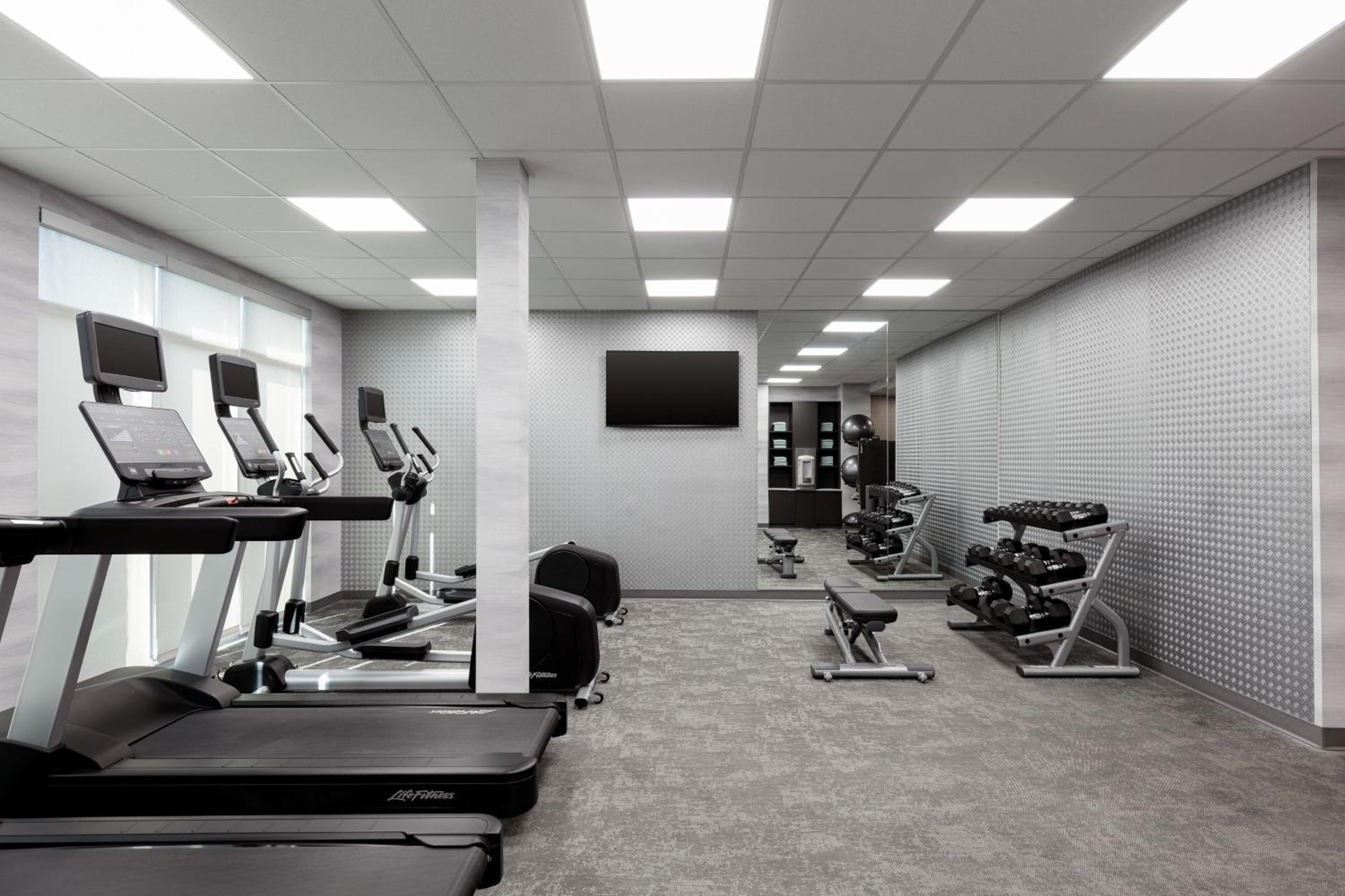 Fairfield by Marriott Inn & Suites Omaha at MH Landing - photo 92