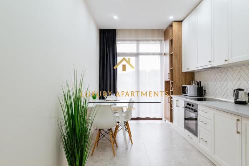 Luxury Apartments Dream City — Uzhgorod — photo 2
