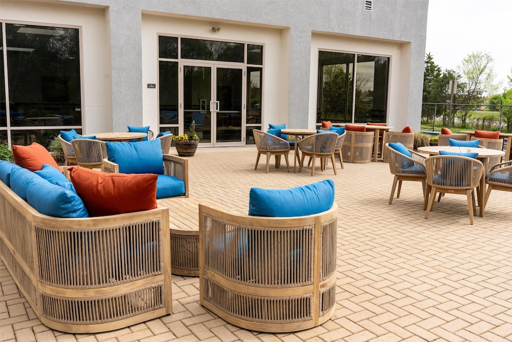 Hampton Inn & Suites Leesburg - photo 42