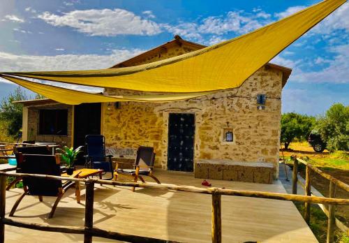 The Beach Bunkhouse - carbon neutral hotel in Pacific