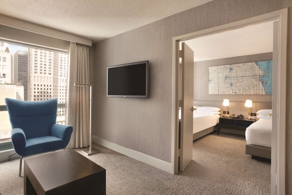 Hilton Chicago Magnificent Mile Suites - photo 14