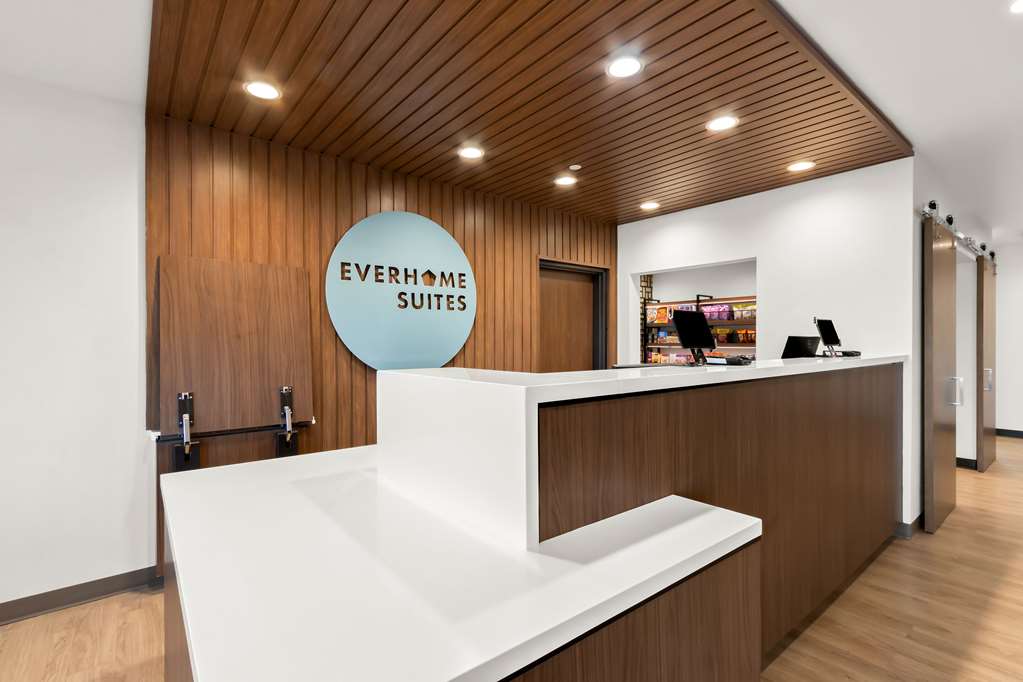 Everhome Suites Glendale Sports Entertainment District - photo 9