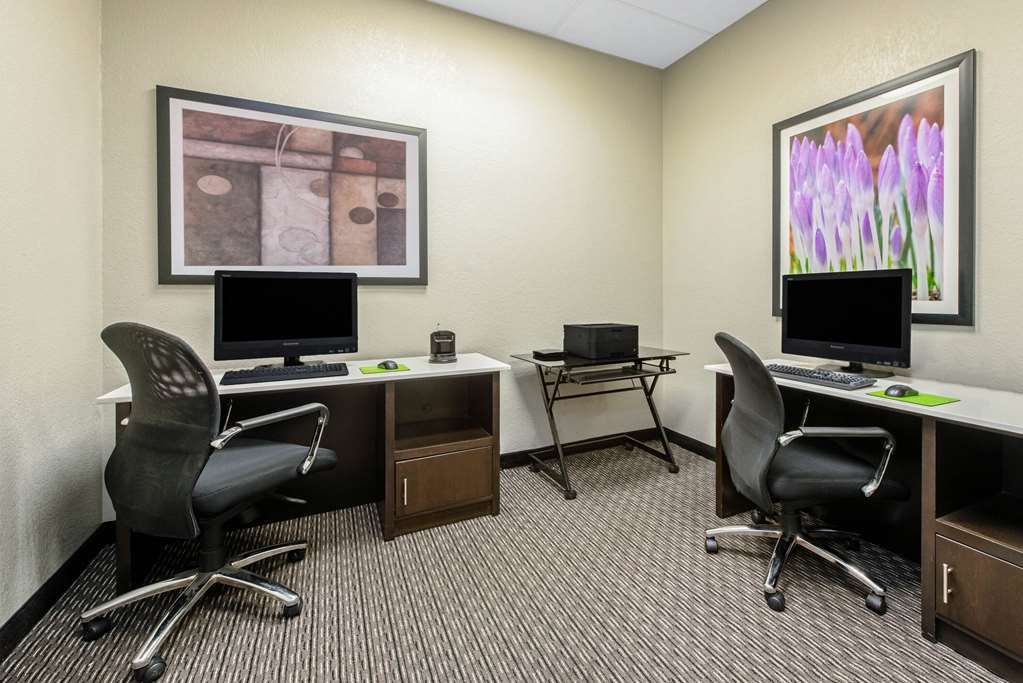 La Quinta Inn & Suites by Wyndham New Orleans Airport - photo 28
