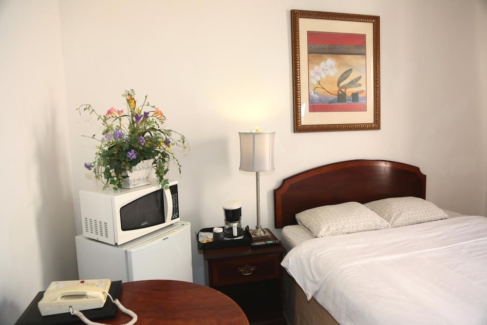 Nash Hotel - photo 2