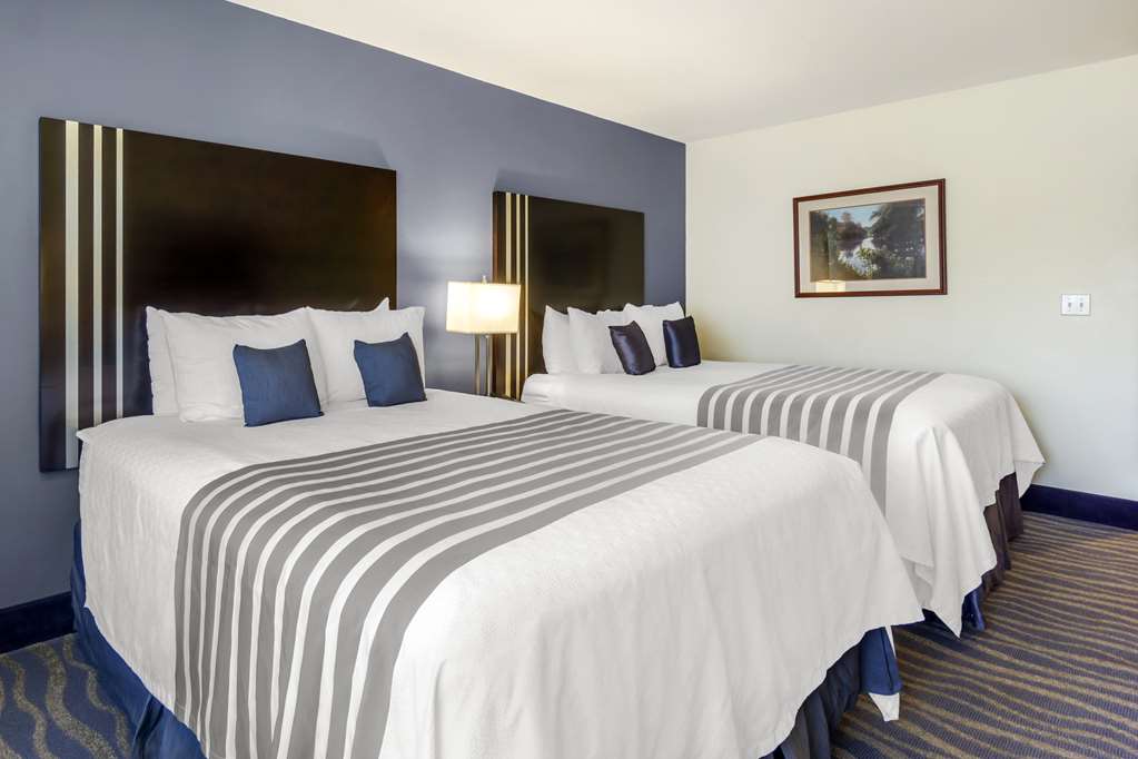 Best Western Plus Edmonds Harbor Inn - photo 33