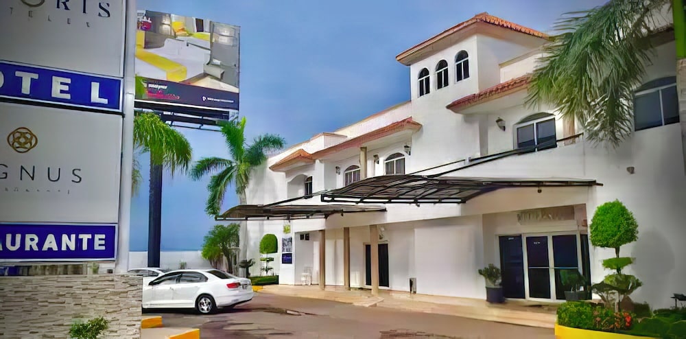 Hotel Maioris Jesús Kumate in Culiacan, Mexico