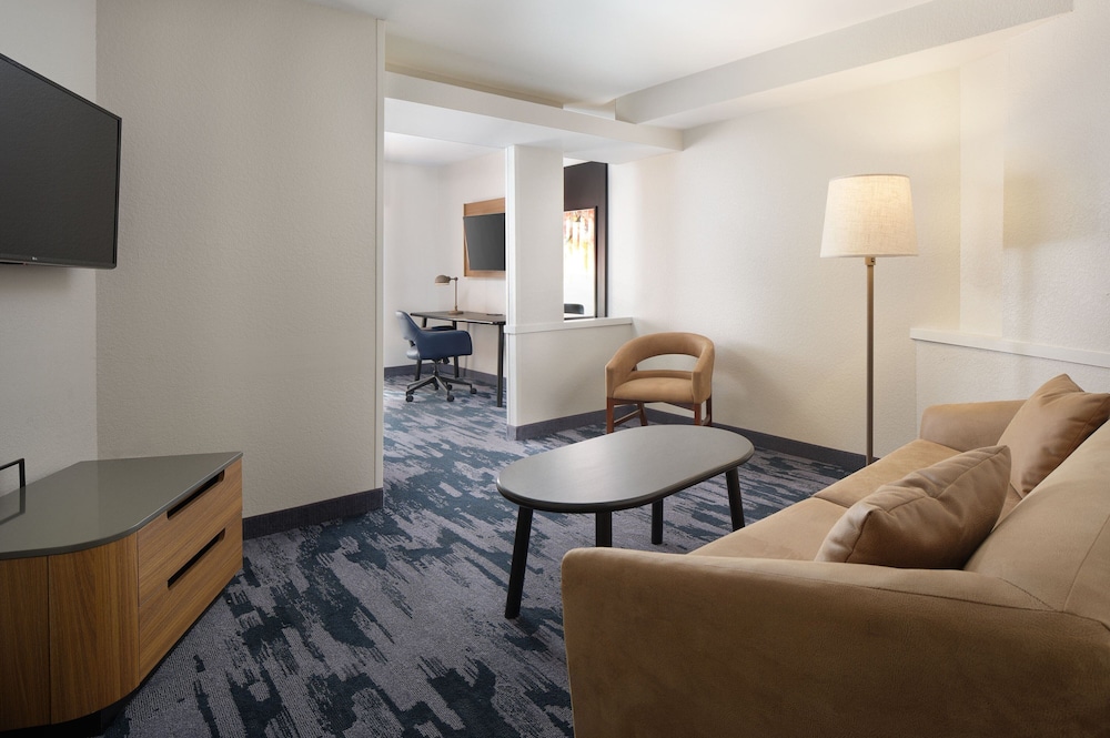 Fairfield Inn and Suites by Marriott Columbia - photo 9