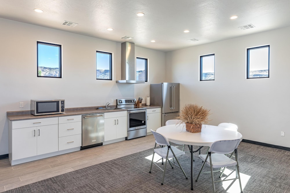 Zane's Place — 4-Star Luxury Hotel in Saint George, United States