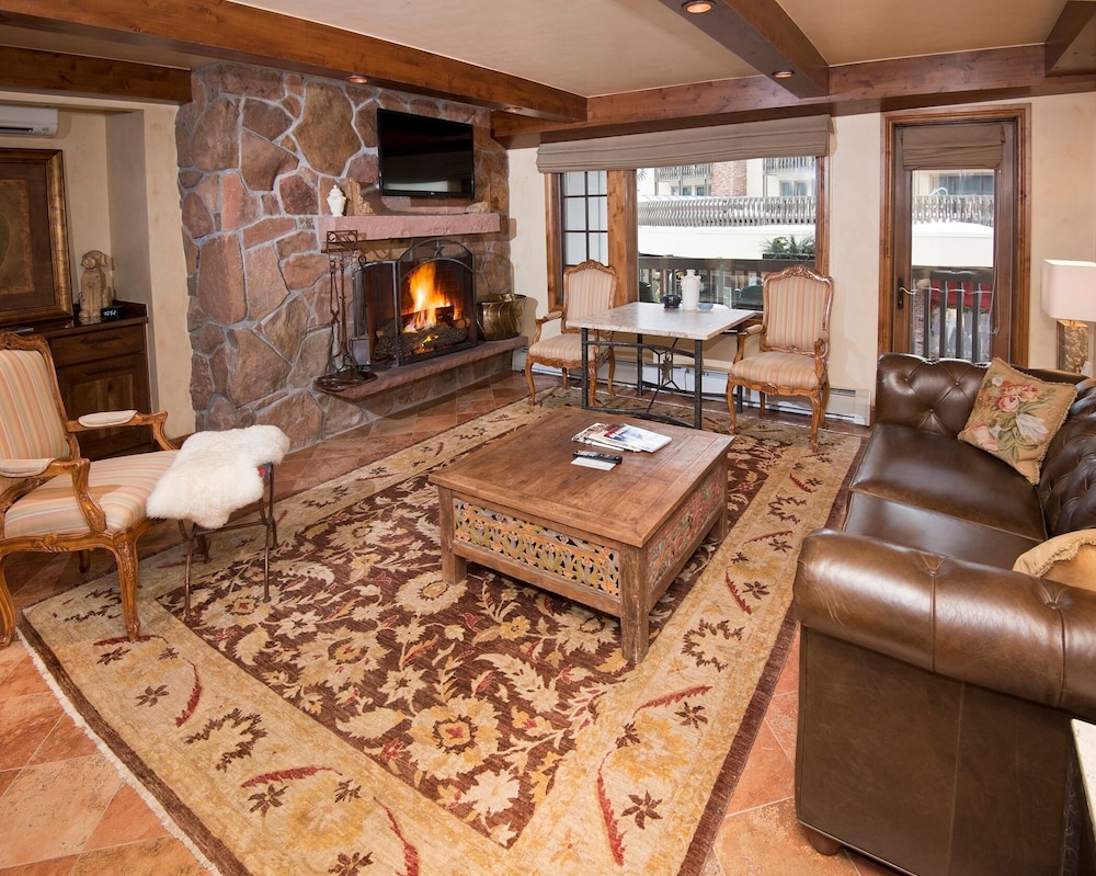 Relaxing 1 Bedroom Condo with Premium Amenities by RedAwning — 4-Star Luxury Hotel in Vail, United States