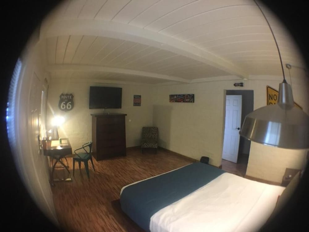 Sterling Gardens Hotel - photo 21