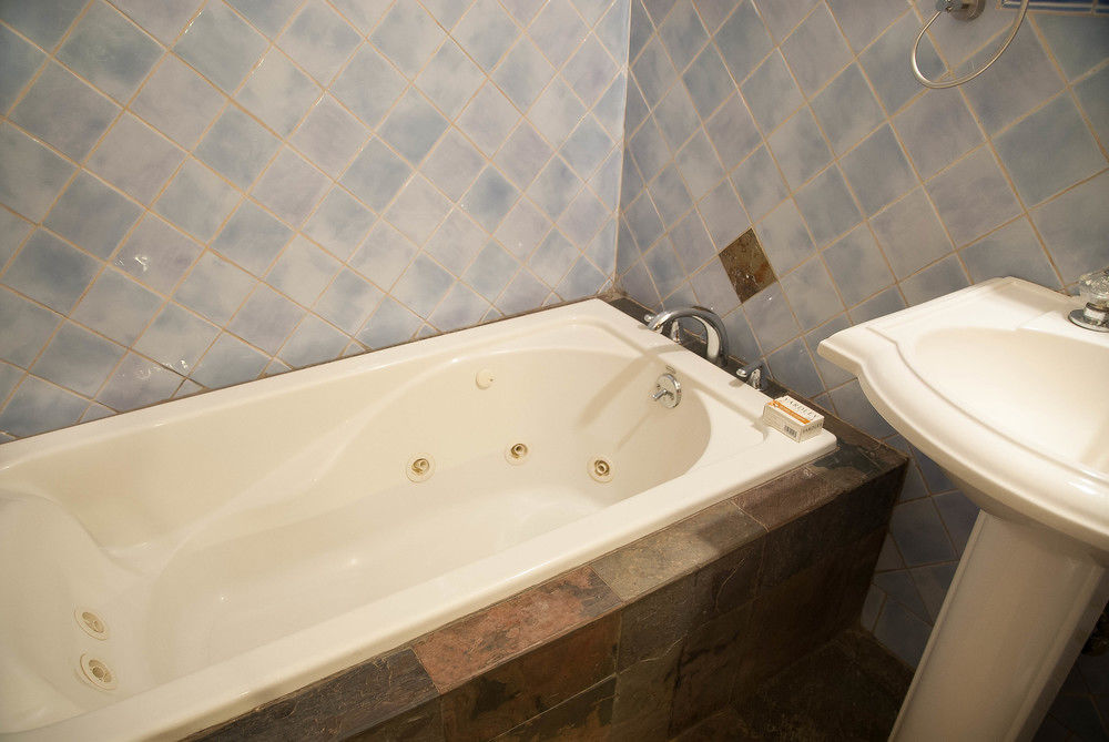Luxury Suites Upper West Brownstone - photo 32