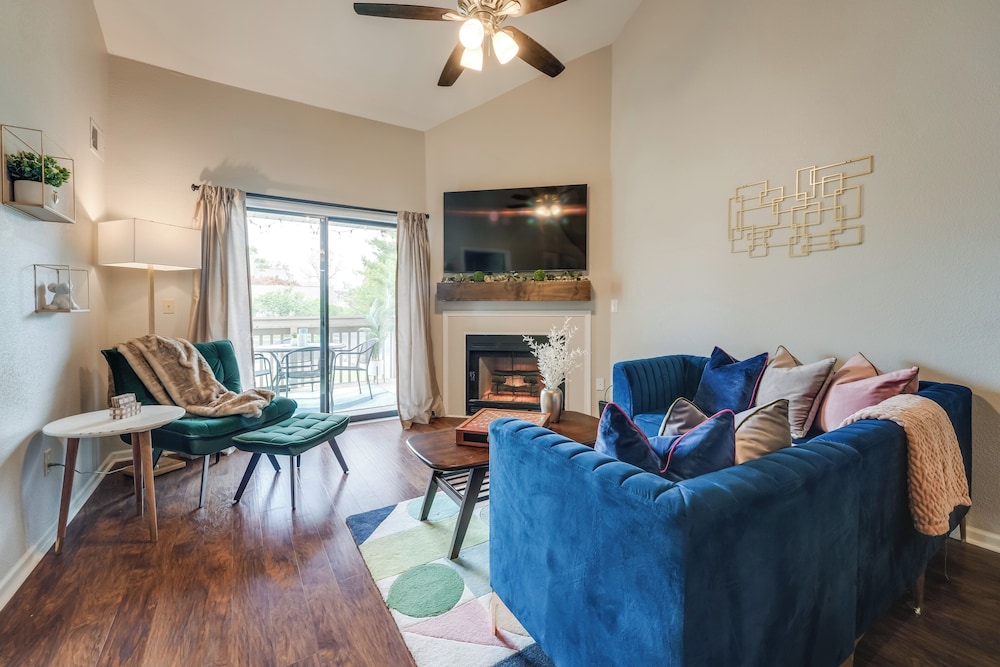 Fireplace Indoor Pool Access Family Branson Unit — 4-Star Luxury Hotel in Branson, United States