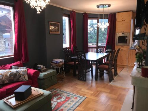 Gondola Flat Number 5 — 4-Star Luxury Hotel in Bansko, Bulgaria