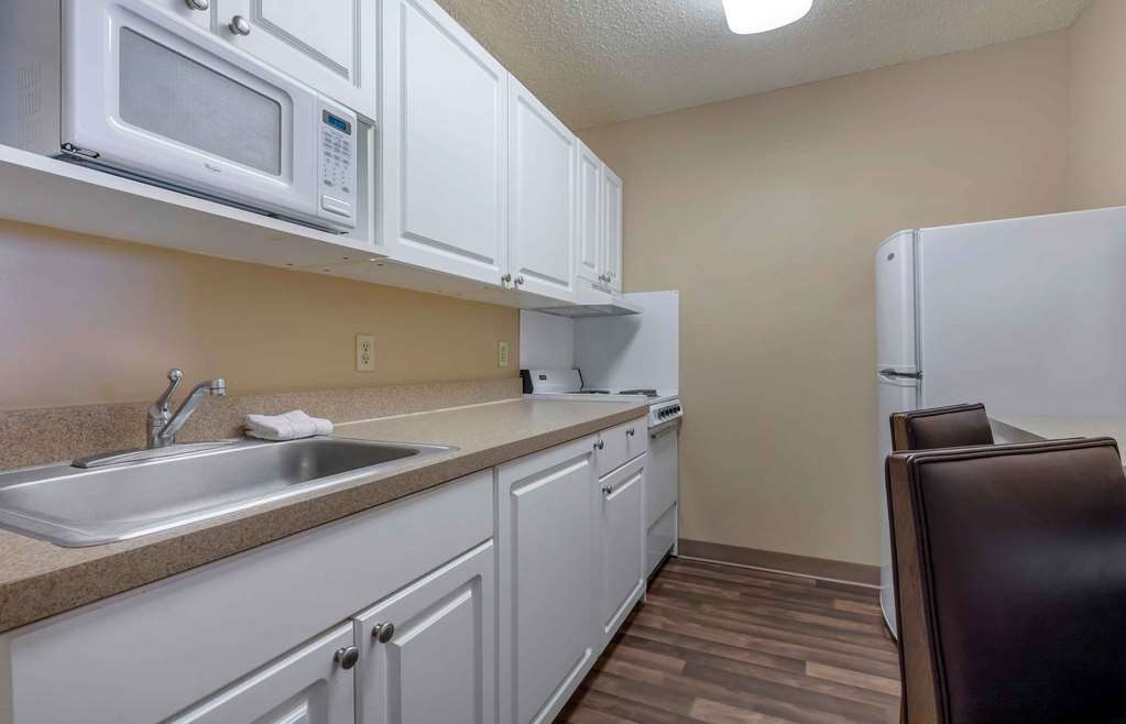Extended Stay America Select Suites Dallas Farmers Branch - photo 13