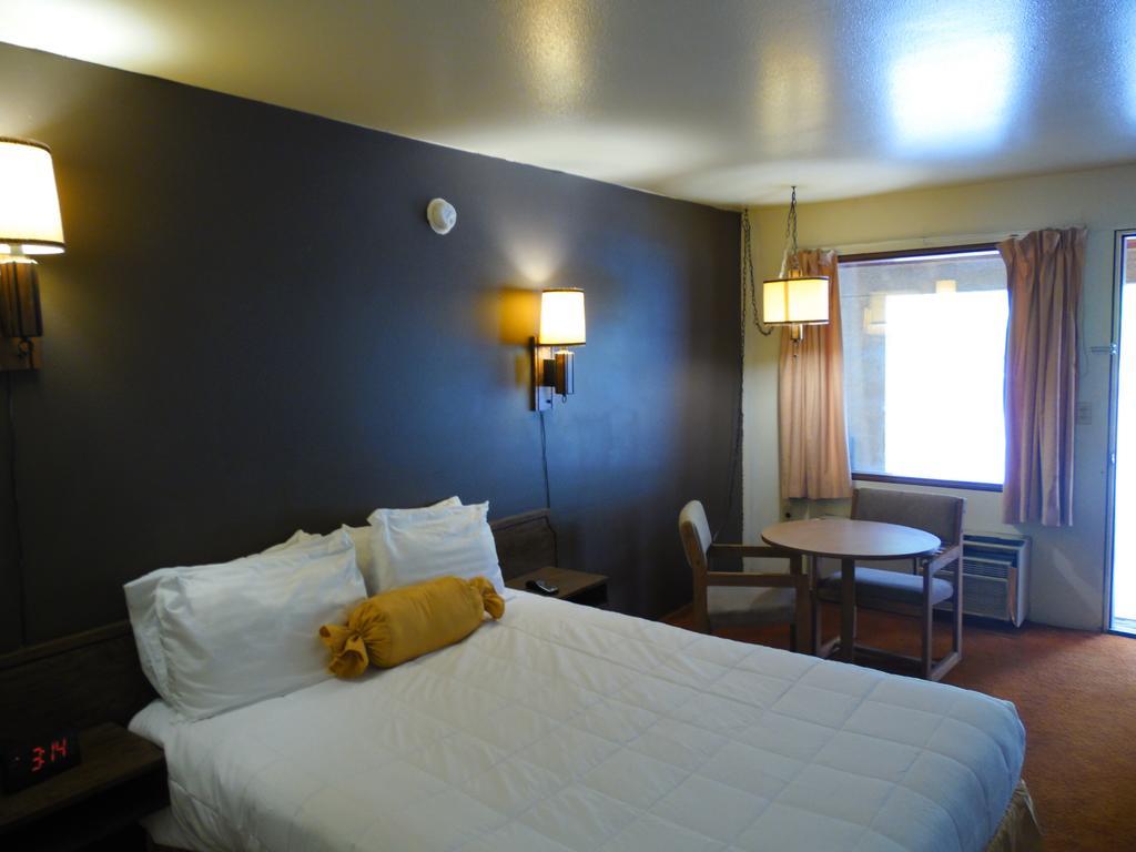 Hudson Inn Milford - photo 16