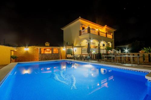 Cubo's Villa Torre Encina — 4-Star Luxury Hotel in Alhaurin De La Torre, Spain