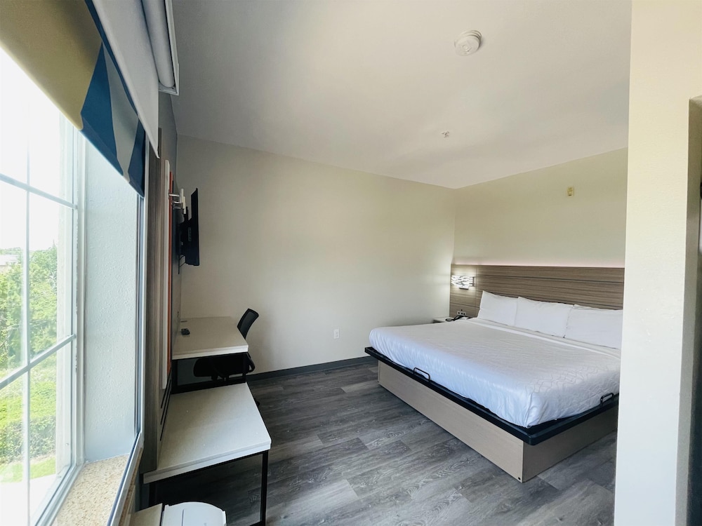 Sonesta Essential North Houston - photo 22