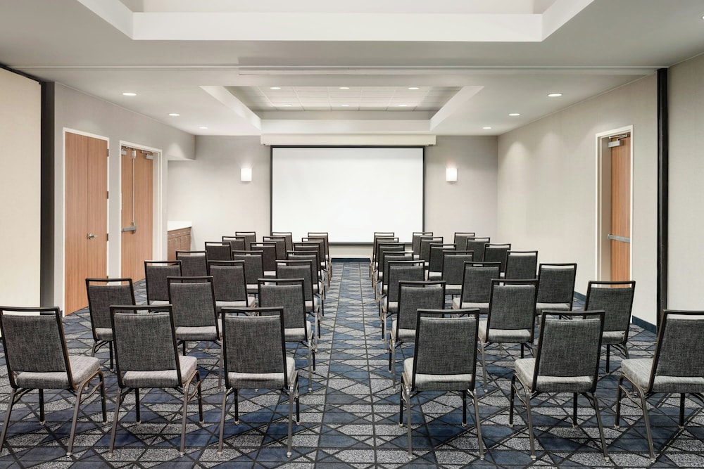 Courtyard by Marriott Charlotte City Center - photo 44
