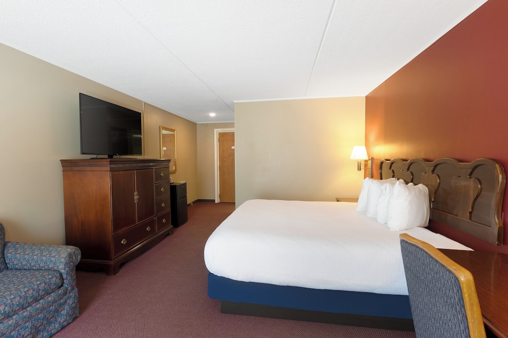 Fireside Inn & Suites Gilford - photo 14