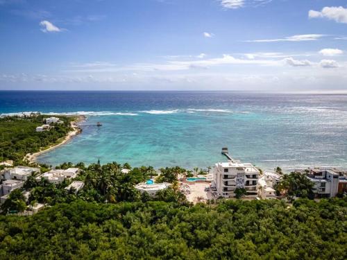 Luxury Beachfront Getaway Tankah Bay — 4-Star Luxury Hotel in Tulum, Mexico