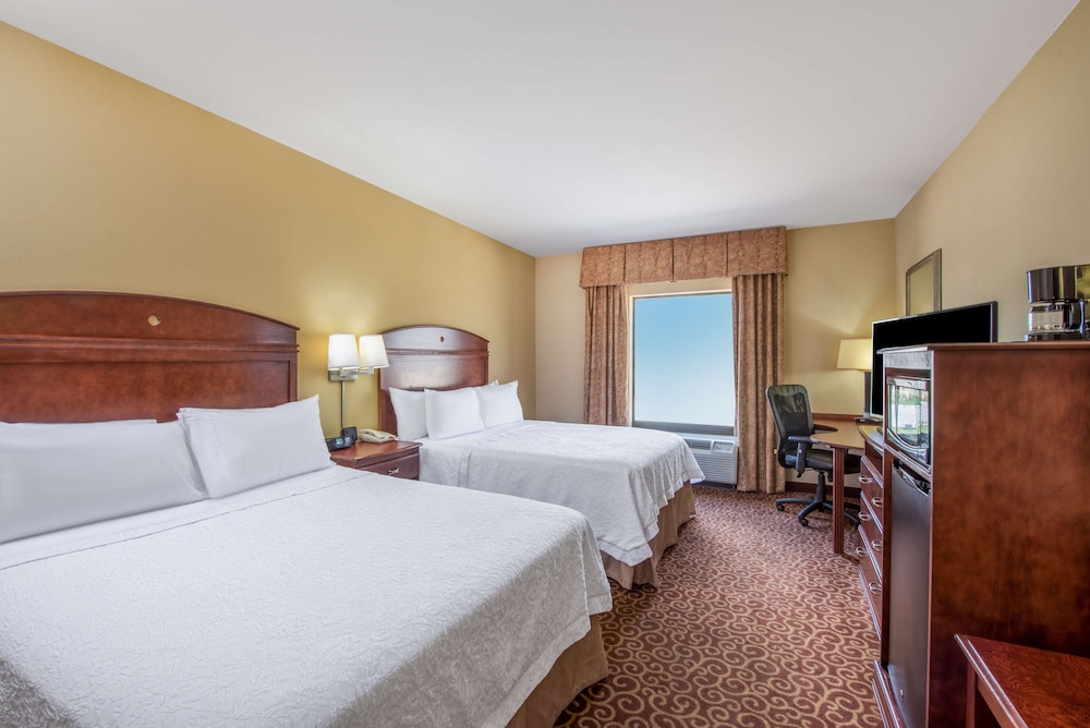 Hampton Inn & Suites Oklahoma City South - photo 9
