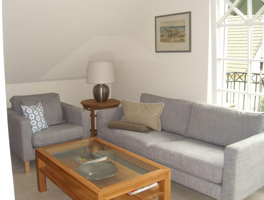 Holiday Apartment Luttje Bangbux — 4-Star Luxury Hotel in Zingst, Germany