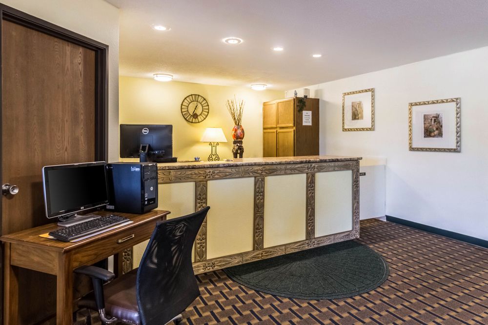 Rodeway Inn Baxter - photo 17
