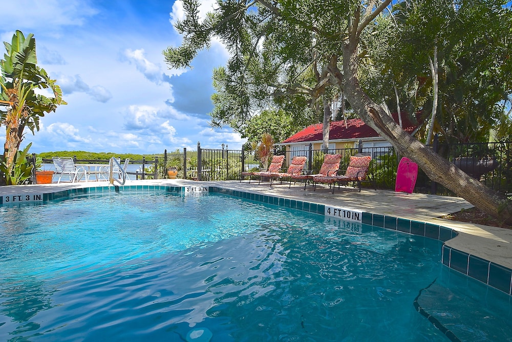 Turtle Beach Resort and Inn - carbon neutral hotel in Siesta Key
