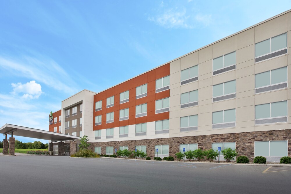 Holiday Inn Express & Suites Parkersburg East by IHG - featured photo
