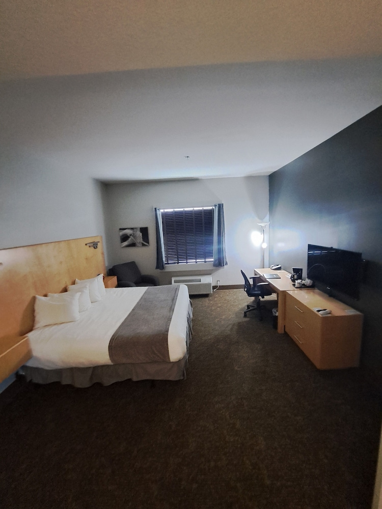 Spark by Hilton Artesia - photo 14