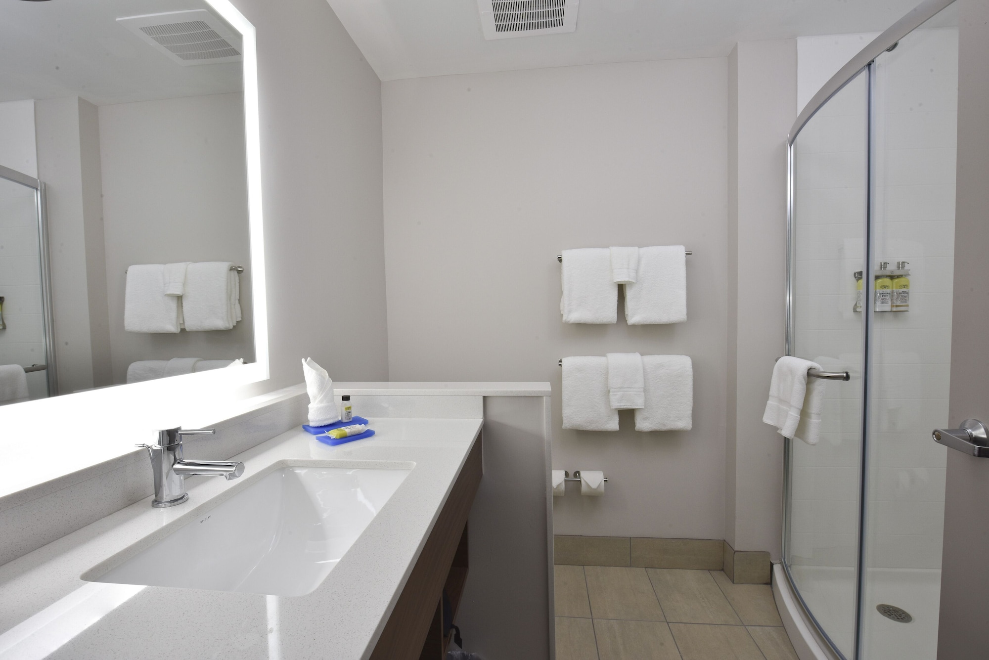 Holiday Inn Express & Suites Orlando Southeast by IHG - photo 9