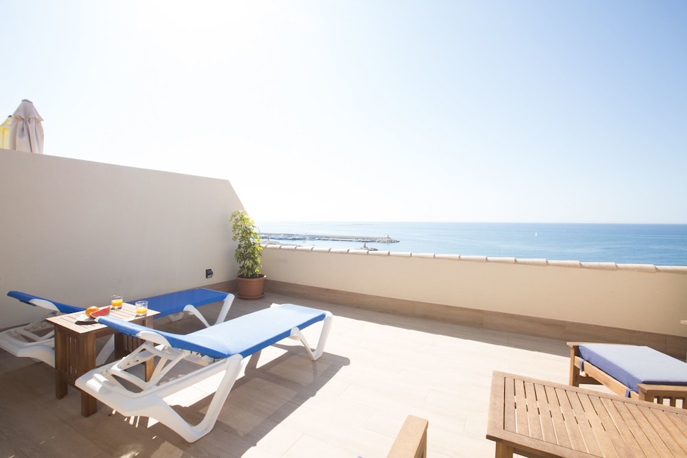 Suites At Sea Ii — 4-Star Luxury Hotel in Villajoyosa, Spain